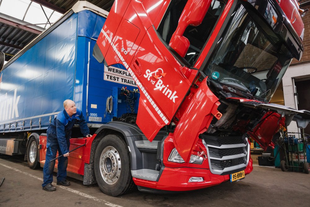 Monteur bij transportbedrijf St vd Brink