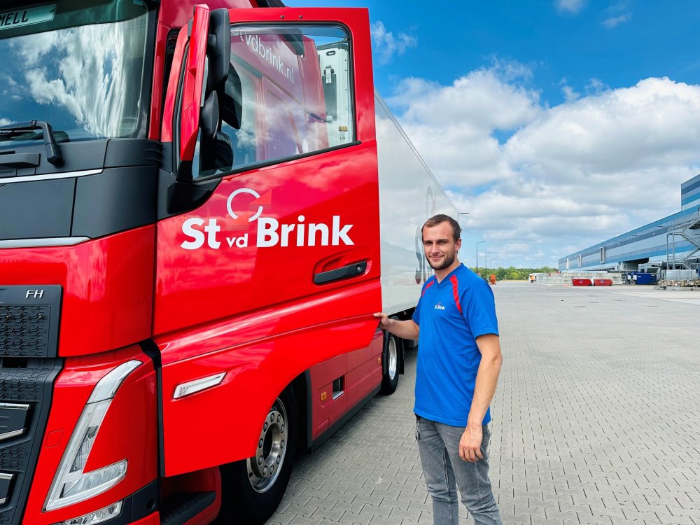 Chauffeur Koel/Vries bij St vd Brink
